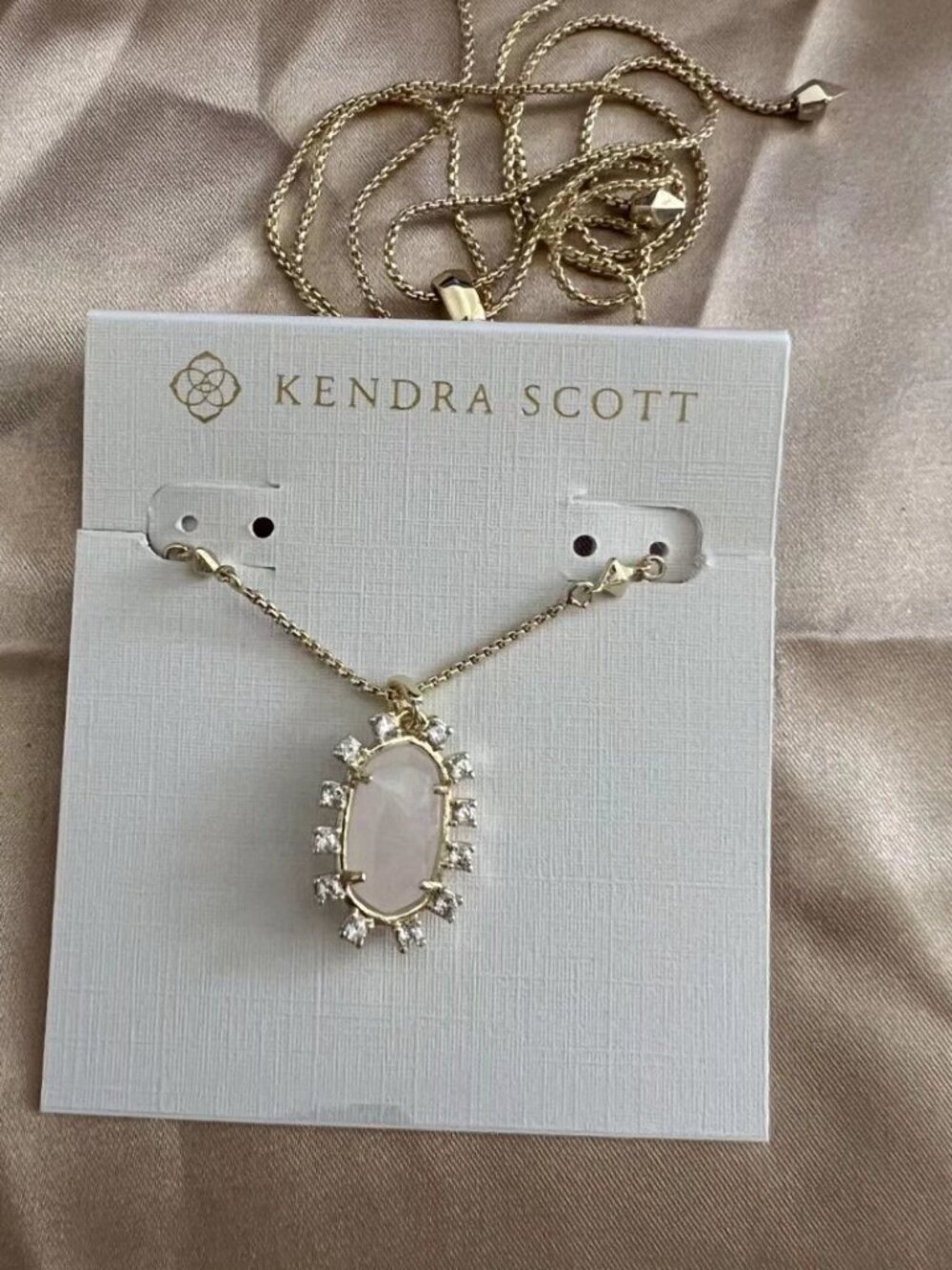 Kendra Scott necklace